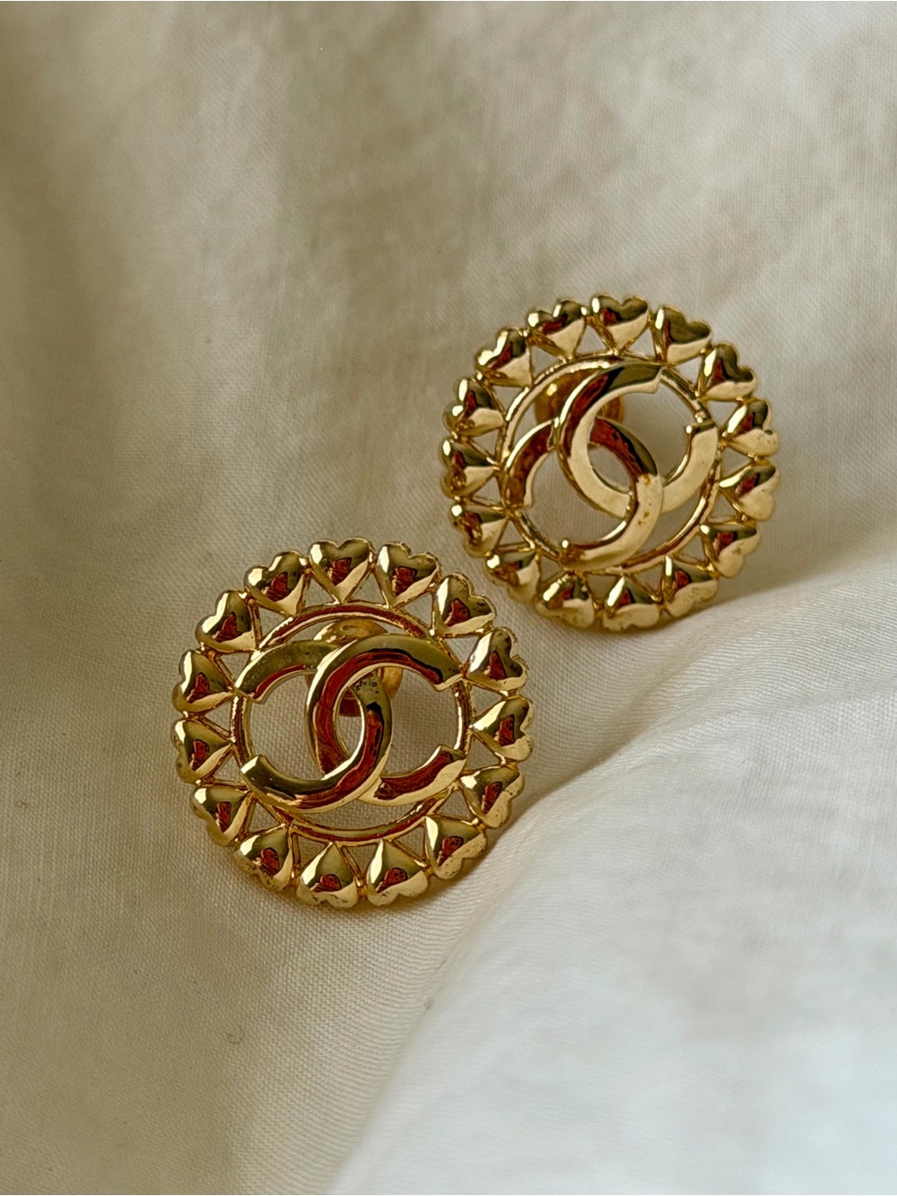 Chanel Hearts Interlocking Circle Earrings - Picture 3 of 13